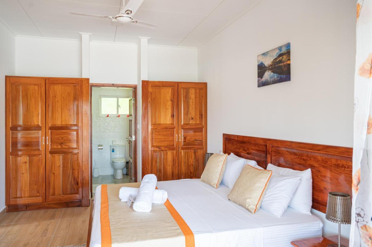 Athara'S Apartment Baie Sainte Anne Luaran gambar