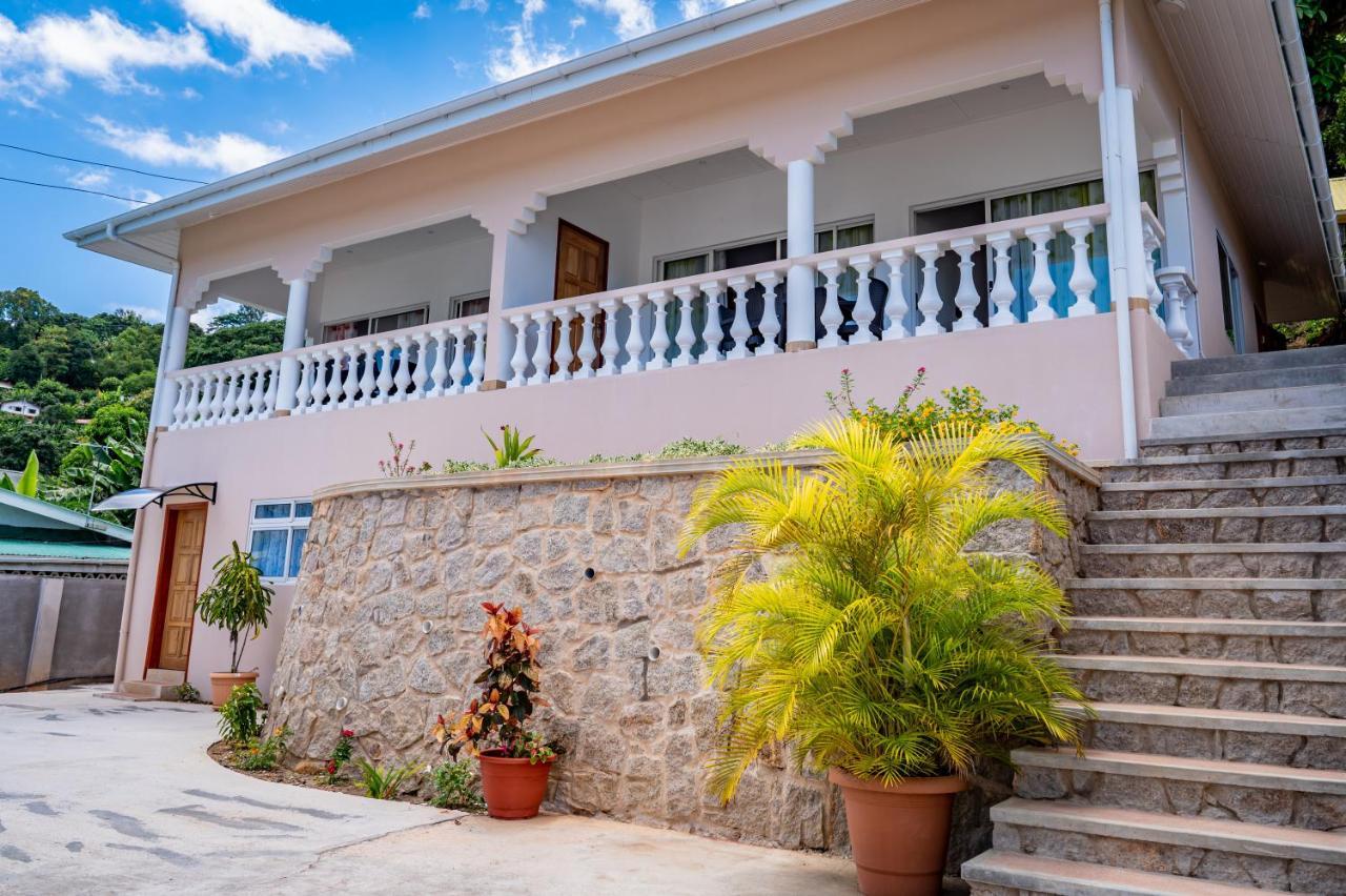 Athara'S Apartment Baie Sainte Anne Luaran gambar
