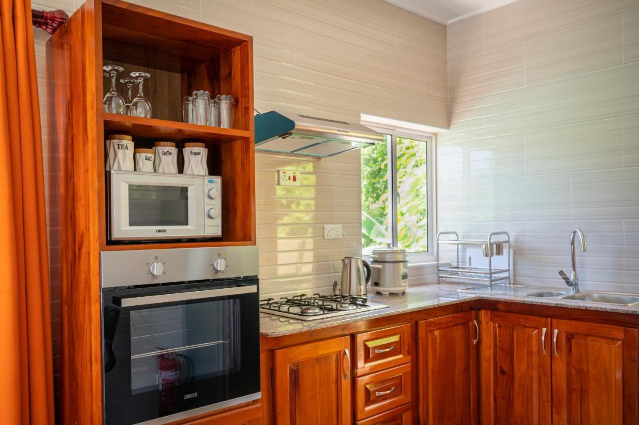 Athara'S Apartment Baie Sainte Anne Luaran gambar