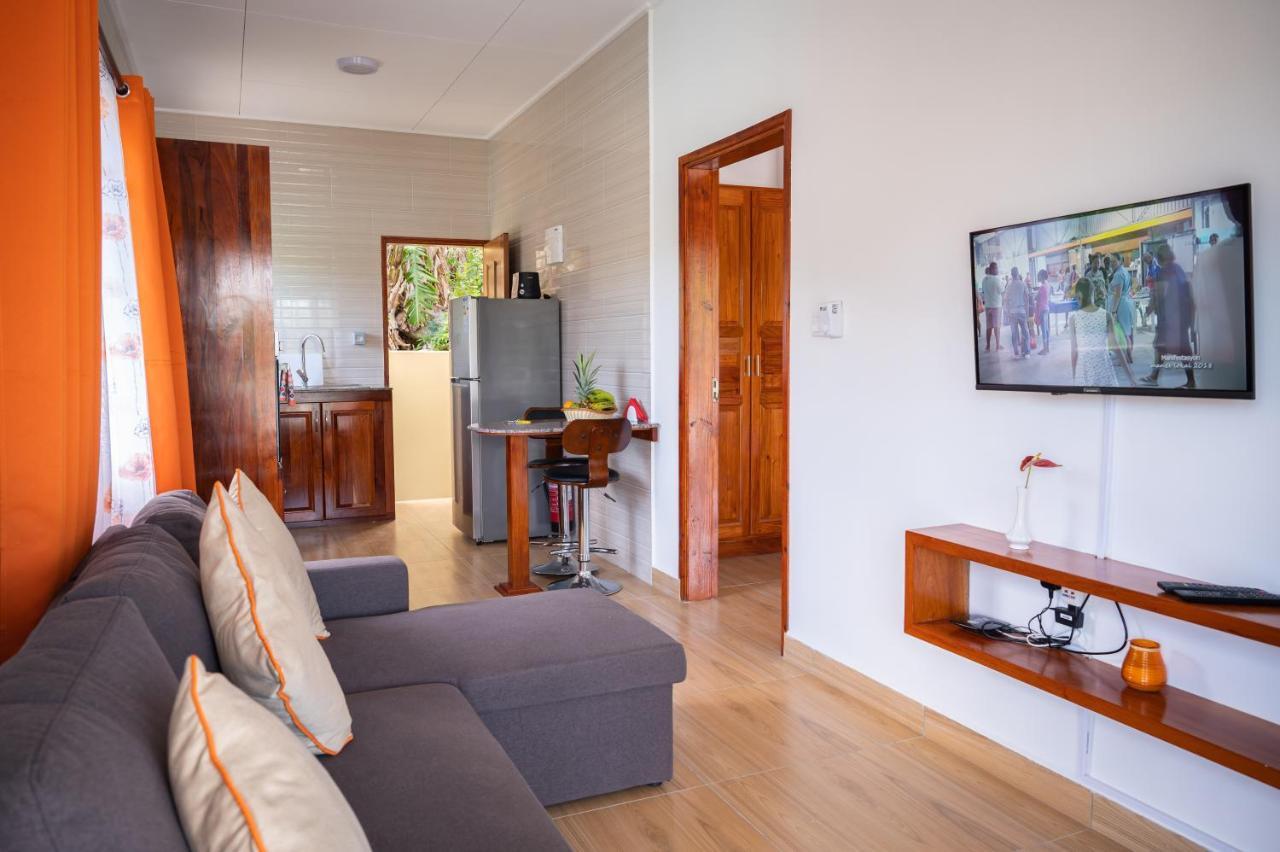 Athara'S Apartment Baie Sainte Anne Luaran gambar